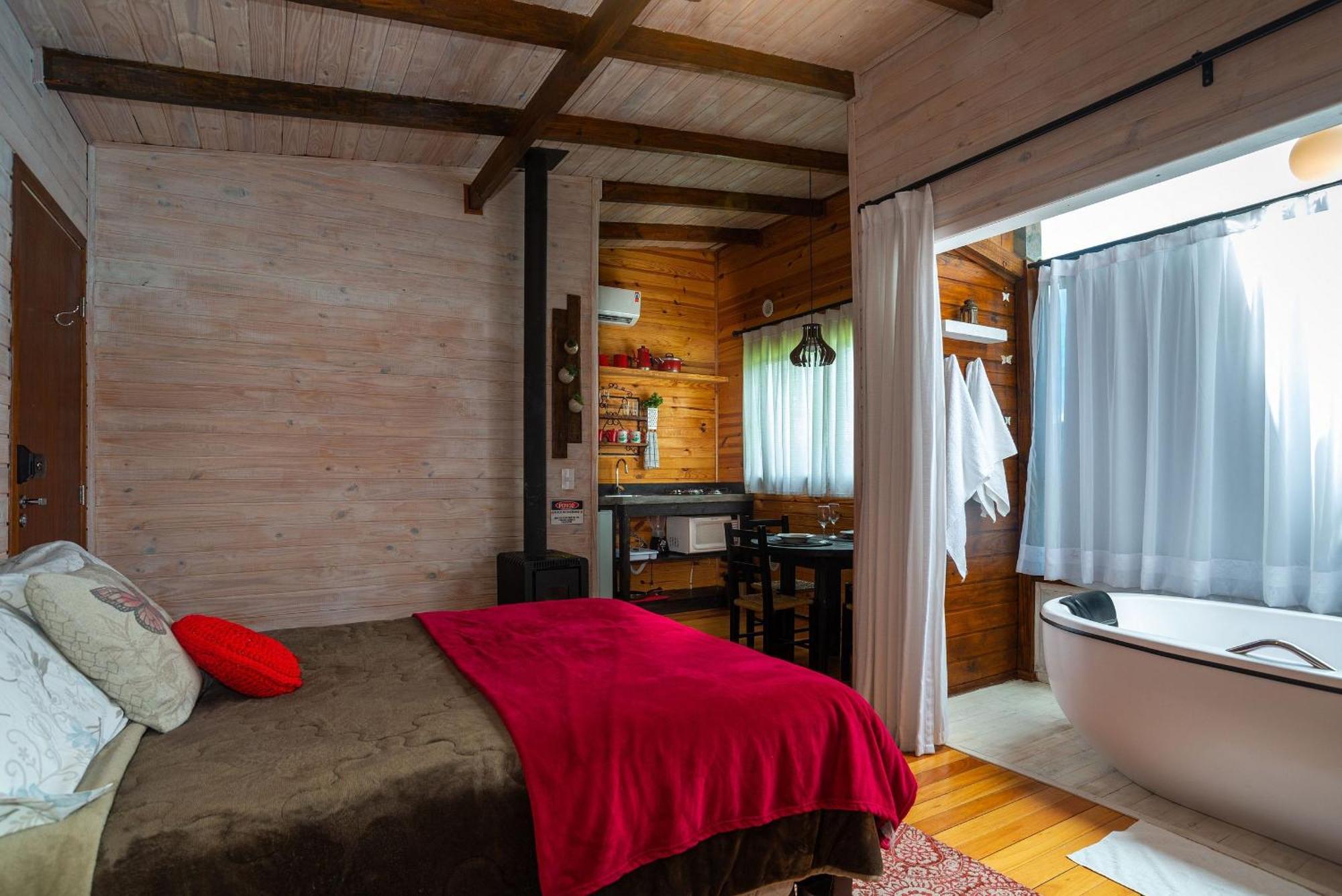 Superior Chalet,1535880760:JPEG
